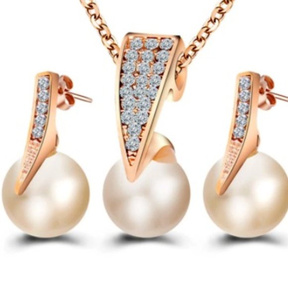 *Stunning Vintage Pearl Necklace Earring Set - Picture 2 of 2